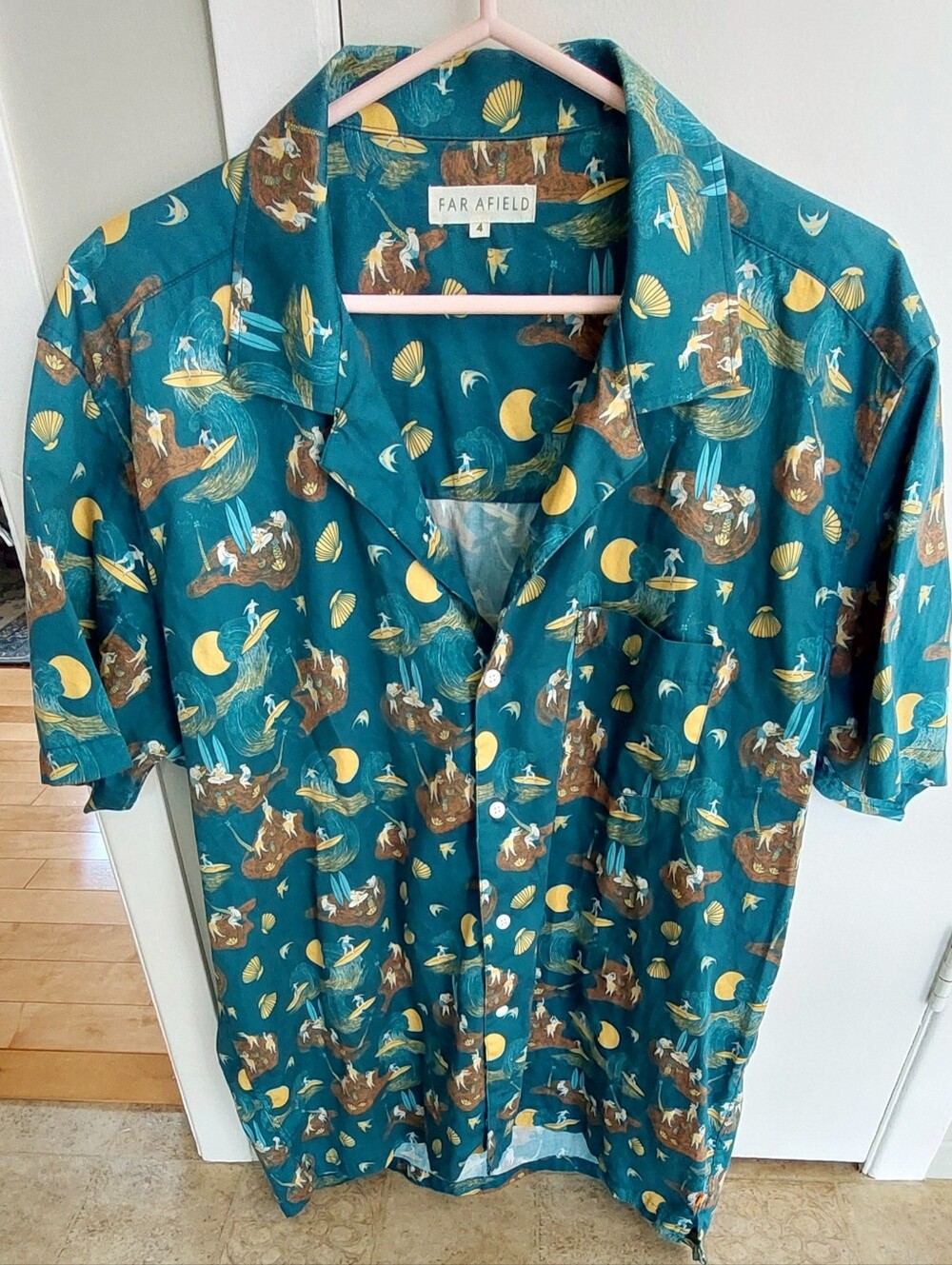 Haloa Hawaiian Surf Print Far Afield Shirt Size 4